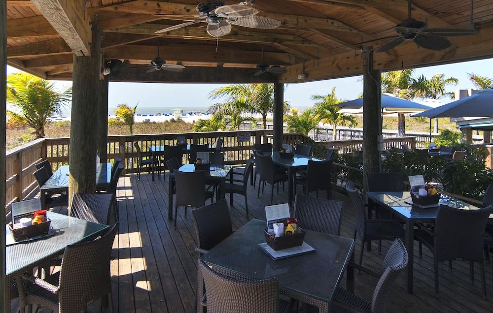 The Beachcomber St. Pete Beach Resort & Hotel Exterior photo