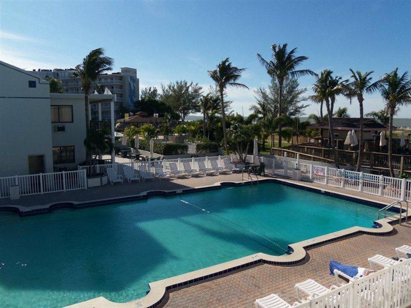 The Beachcomber St. Pete Beach Resort & Hotel Exterior photo